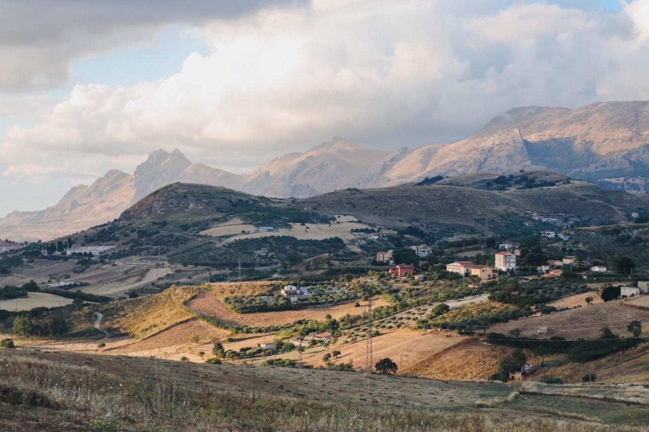 Ciminna Villa Priolo מראה חיצוני תמונה